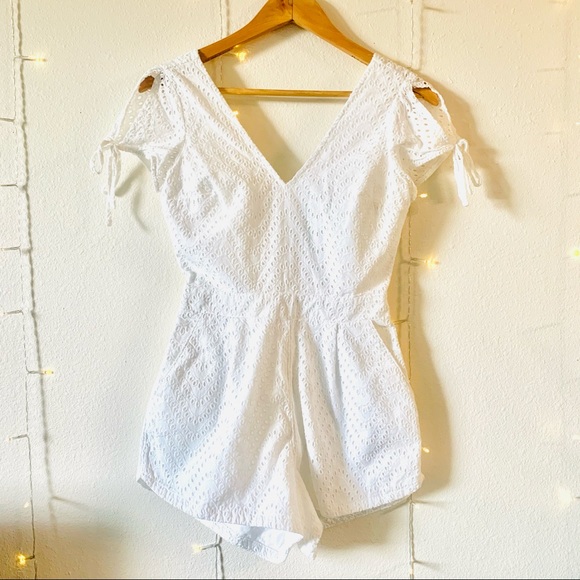NWOT EXPRESS WHITE EYELET JUMPSUIT - Picture 8 of 13